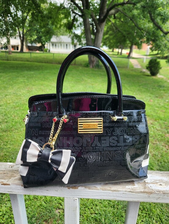 Betsey Johnson Handbags - Betsey Johnson shoulder bag Shiny Black Gold Hearts Bow black/white stripe EUC